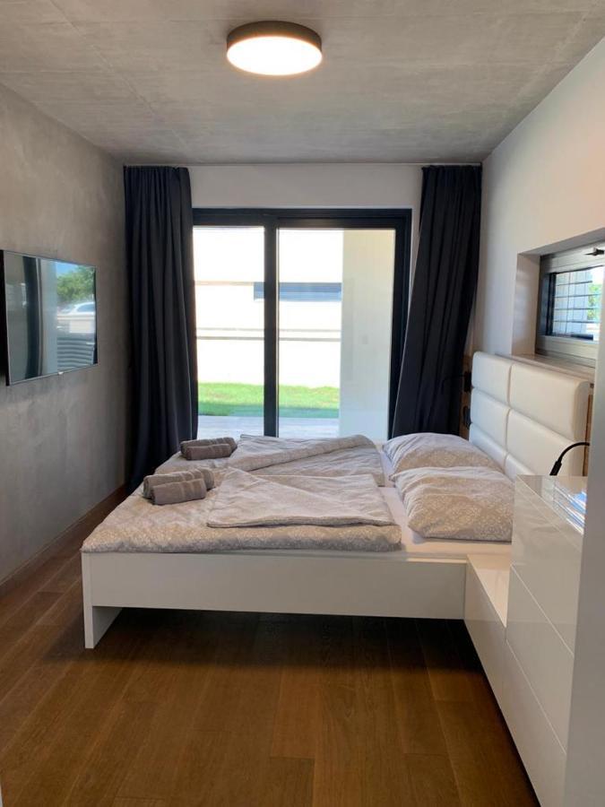 Apartment Privlaka *